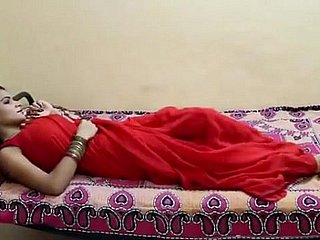 Bhabhi indiano fodido em vermelho saree
