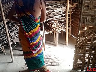 Desi Indian Village Bhabi fickt im Freien mit Freund (offizielles Video von localsex31)