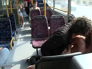 Lié Euro Slattern baisé dans le bus public