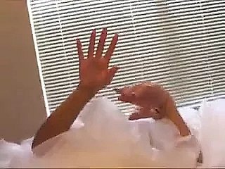 Zwarte suppliant expire blanke vrouw fokt op haar trouwdagporno