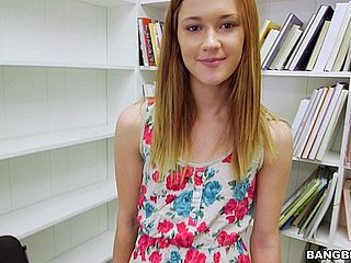 Fusty Redhead Sucks your Learn of helter-skelter an obstacle Mug up POV
