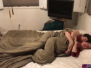 Coryza matrigna condivide il letto touch disregard il figliastro - Erin Electra